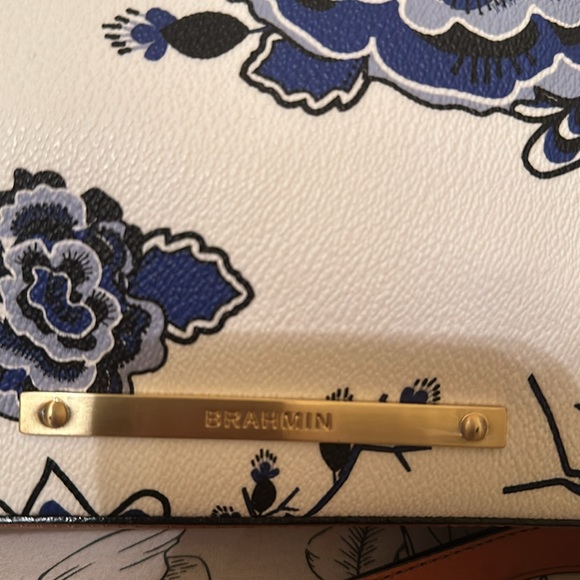 Handbag - Picture 2 of 9